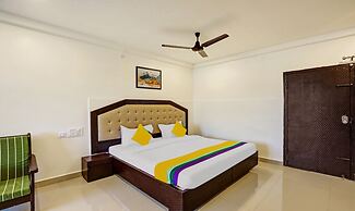 Itsy Hotels Regalia Grand, 500 Mtrs From Madikeri Fort