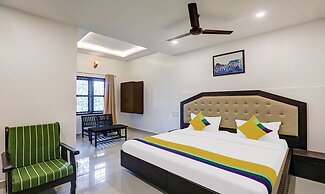 Itsy Hotels Regalia Grand, 500 Mtrs From Madikeri Fort