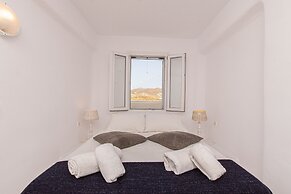 Peristeronas Village