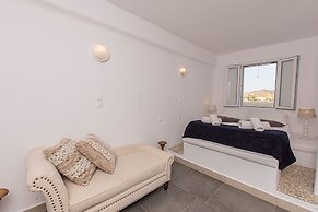 Peristeronas Village