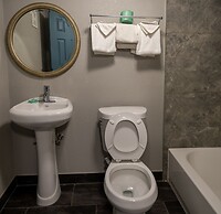 Riverside Inn and Suites