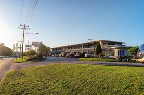 Riverside Inn and Suites