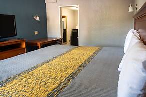 Riverside Inn and Suites