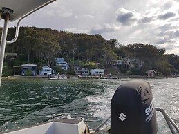 Scotland Island Retreat Water Edge