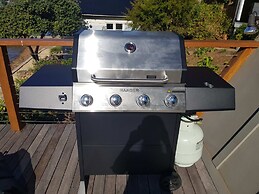 Scotland Island Retreat Water Edge