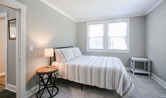 Historic Cottage for 6 Porch swing Pets