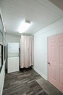 Historic Cottage for 6 Porch swing Pets