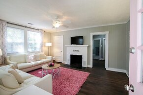 Historic Cottage for 6 Porch swing Pets