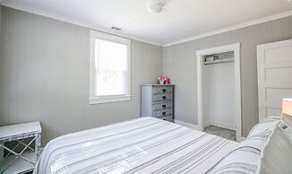 Historic Cottage for 6 Porch swing Pets