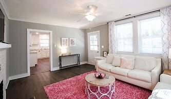 Historic Cottage for 6 Porch swing Pets