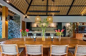 Villa Wolfe by Villa Finder