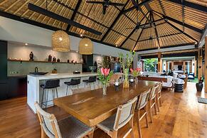 Villa Wolfe by Villa Finder