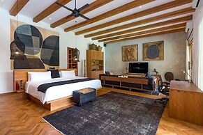 Villa Wolfe by Villa Finder