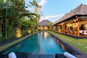 Villa Wolfe by Villa Finder