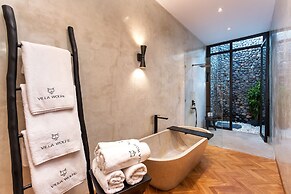 Villa Wolfe by Villa Finder