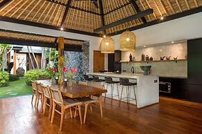 Villa Wolfe by Villa Finder