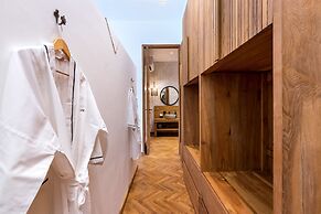 Villa Wolfe by Villa Finder