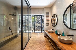 Villa Wolfe by Villa Finder