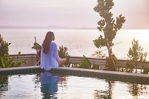 Sea Breeze Hotel & Villa