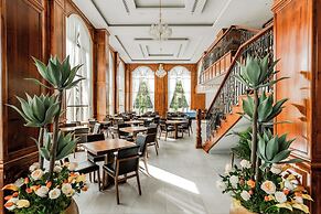 Sea Breeze Hotel & Villa