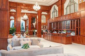 Sea Breeze Hotel & Villa