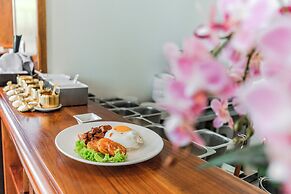 Sea Breeze Hotel & Villa