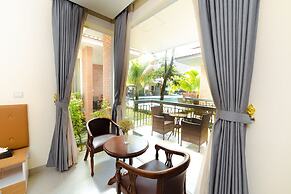 Sea Breeze Hotel & Villa