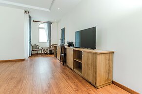 Sea Breeze Hotel & Villa