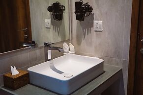 Sea Breeze Hotel & Villa