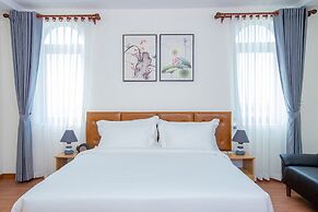 Sea Breeze Hotel & Villa