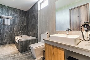 Sea Breeze Hotel & Villa