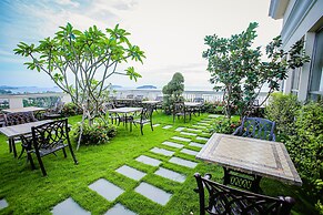 Sea Breeze Hotel & Villa