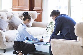 Sea Breeze Hotel & Villa