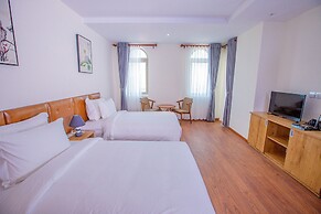 Sea Breeze Hotel & Villa
