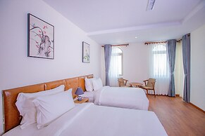 Sea Breeze Hotel & Villa