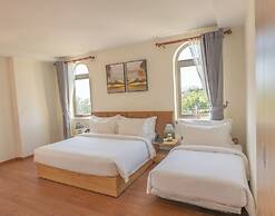 Sea Breeze Hotel & Villa