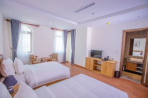 Sea Breeze Hotel & Villa