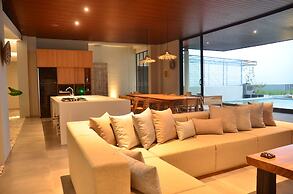 Greenhill Mountain City View 8BR Villa Heated Pool