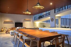 Greenhill Mountain City View 8BR Villa Heated Pool