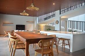 Greenhill Mountain City View 8BR Villa Heated Pool