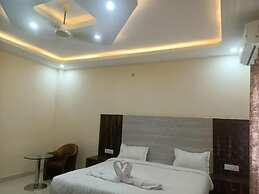 Hotel Rajwada Palace