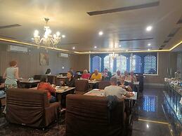 Hotel Rajwada Palace