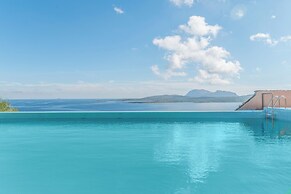 Casa Emozione With Shared Pool