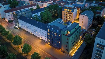 sly Berlin