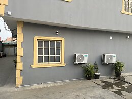 Thapunchline Apartments & Hotels