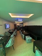 Thapunchline Apartments & Hotels