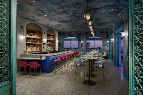 AC Hotel St. Petersburg Downtown