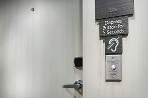 AC Hotel St. Petersburg Downtown