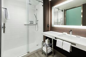 AC Hotel St. Petersburg Downtown