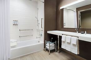 AC Hotel St. Petersburg Downtown